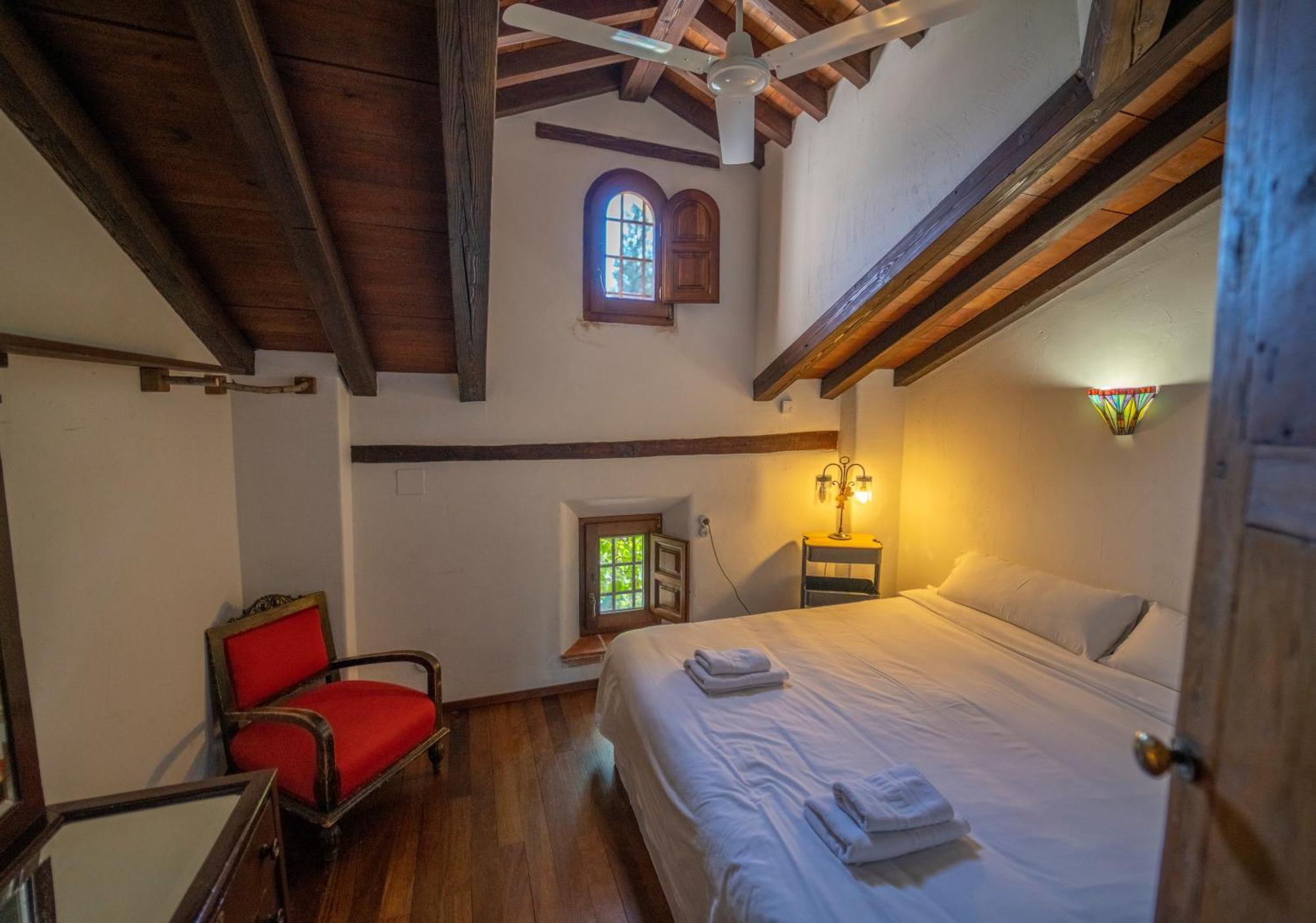 Cortijo Los Arbolitos, Casa Compartida Homestay Guejar Sierra